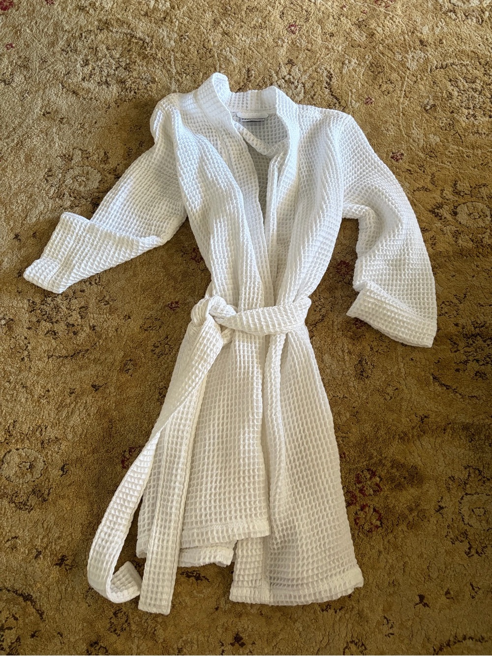 Like New Parachute Waffle Knit Women's spa Robe - White Small quiet luxury